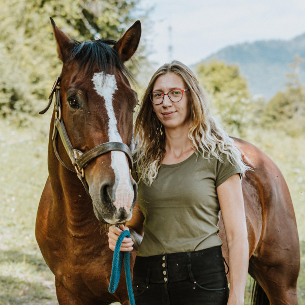 Jaroslava Kundľová / riding instructor 